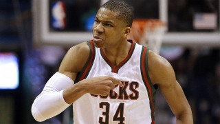 Με «Eurostep» στο νούμερο τρία του Top 10 ο Αντετοκούνμπο (video)