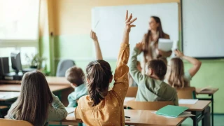 Σχολεία: Πότε χτυπά το τελευταίο «κουδούνι» για Δημοτικά και Λύκεια