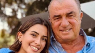 Στην Πάτμο για διακοπές η κόρη του Τερίμ- Γιατί προκάλεσε πανικό το μαγιό της (pics)
