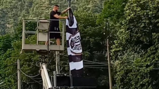 Κιρίλ Ντεσπόντοφ: Η σημαία του ΠΑΟΚ ξανά στον ιστό της στην Κρέσνα (pic)