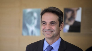 Ο Κυριάκος Μητσοτάκης μειώνει τους μισθούς των βουλευτών της ΝΔ!