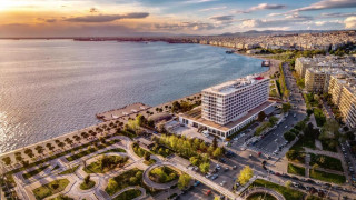 Θεσσαλονίκη: Αλλάζει όψη η Νέα Παραλία με δέσμη παρεμβάσεων από Δήμο κι επιχειρήσεις
