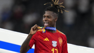 Νίκο Γουίλιαμς: «Προβάρει» τη φανέλα των Μπλαουγκράνα