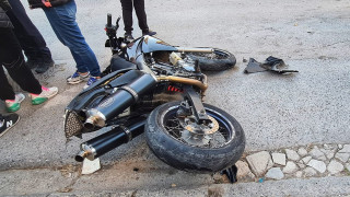 Ν. Φιλαδέλφεια: Η στιγμή της σύγκρουσης του 27χρονου με το τρόλεϊ