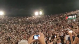 «Λευτεριά στην Παλαιστίνη», φώναξαν χιλιάδες θεατές στην Επίδαυρο