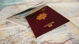 Τέλος εποχής στα διαβατήρια: Τι καταργείται και ποιοι θα έχουν «κόφτη»