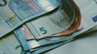Οι μισθολογικές αυξήσεις που έρχονται σε δημόσιο και ιδιωτικό τομέα