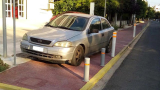 Βάφουν με σπρέι αυτοκίνητα που παρκάρουν παράνομα!