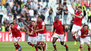 Η Μπράγκα συγκέντρωσε τρόφιμα για τους πρόσφυγες! (pic)