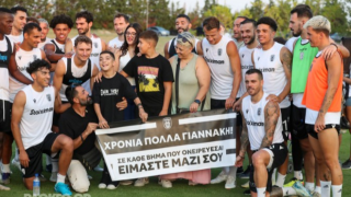 Στην προπόνηση του ΠΑΟΚ για τα γενέθλια του ο μικρός Γιάννης!