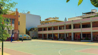 Κως: Ωμή βία έξω από σχολείο-Άγριος ξυλοδαρμός μαθητριών