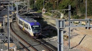 Παραλίγο μετωπική σύγκρουση τρένων προαστιακού μετά τα Σεπόλια