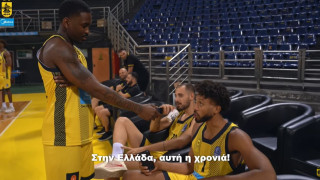 Άρης: Ο Χοτζ σε ρόλο... δημοσιογράφου πήρε συνεντεύξεις από συμπαίκτες του! (vid)
