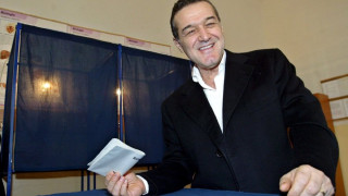 Μπεκάλι στους χαφ της FCSB εν πτήσει: «Κανείς δεν σε αφήνει να κάνεις ποπ κορν στο κέντρο!»