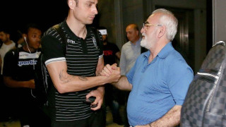 Θα     είναι       στον    γάμο      ο     «Μίτκο»;