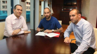 Για πάντα         στο λιμάνι ο            Σπανούλης