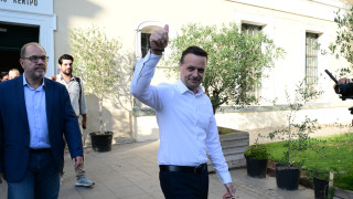 Εκλογές στο ΠΑΣΟΚ: Ως τις 19:00 ανοιχτές οι κάλπες - Ψήφισε ο Χάρης Δούκας