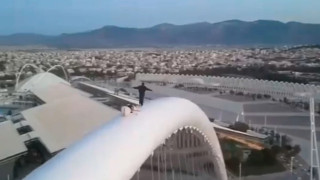 Κοιμήθηκαν μέσα στο στέγαστρο του Καλατράβα!
