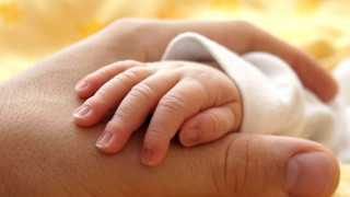 14χρονη τύλιξε το νεκρό της έμβρυο μέσα σε εφημερίδα και πήγε στην αστυνομία!