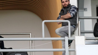 Στην Ολλανδία ο Γιώργος                 Σαββίδης (;)