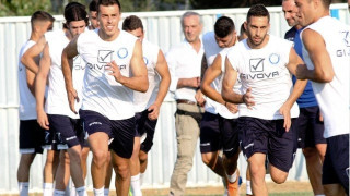 Οριστικοποιεί την προετοιμασία       στην Ολλανδία