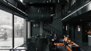 Πού βρίσκεται το καφέ όπου βρέχει... ασταμάτητα