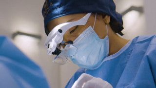 Μεταμοσχεύσεις μαλλιών μόνο από γιατρούς! Δεν παίζουμε με την υγεία μας...