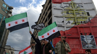 Συρία: Μνήμες πτώσης Χουσεΐν ξυπνά η Δαμασκός - Ξεκίνησε η λεηλασία κτιρίων