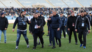 Ηρακλής-ΑΕΛ: Χαμός μετά την αποβολή του Μπερτόγλιο-Ένταση με Δερμιτζάκη, Τσιμπανάκο