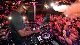 Ο Σακίλ Ο' Νιλ έγινε DJ και... παίζει μουσικάρες! (video)