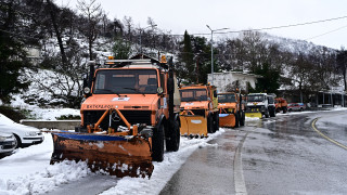 Δείχνει τα «δόντια» της η κακοκαιρία - Χιόνια, χείμαρροι και ψύχος σε αρκετές περιοχές