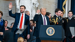 Τι γίνεται στις ΗΠΑ; Και ο Τραμπ στη συνάντηση με τους 800 στρατηγούς