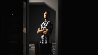 ΠΑΟΚ: Ανακοινώθηκε και φόρεσε την ασπρόμαυρη φανέλα ο Βιετέσκα