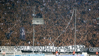 Τι γράφει το αυτοκόλλητο στο αυτοκίνητο του Γιώργου Σαββίδη (pic)