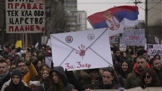 Σερβία: Σήμερα κορυφώνονται οι διαμαρτυρίες για τη σιδηροδρομική τραγωδία