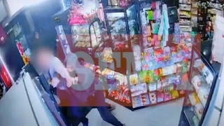 Βίντεο-ντοκουμέντο: Συνοριοφύλακας πυροβολεί επίδοξο ληστή σε μίνι μάρκετ!