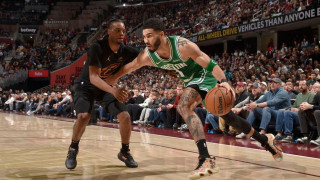 Δίχως την προστατευτική μπότα ο Τέιτουμ, πάει καλά η αποθεραπεία