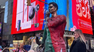 Κριστιάνο Ρονάλντο: Άγαλμα στην Times Square για τα 40ά γενέθλιά του