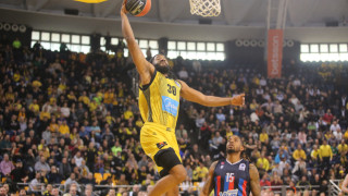 Άρης: Τρεις κομμένοι πήγαν... Nick Galis Hall