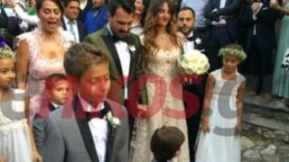 Δείτε φωτογραφίες από τον γάμο του Παπαμιμίκου και της Σόνια Σαββίδη!