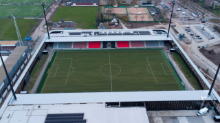 Μάντζιος: Με… το δεξί στο νέο της γήπεδο