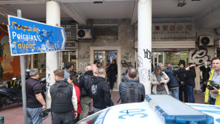 Ερωτικό παιχνίδι που εξελίχθηκε σε τραγωδία δείχνει να είναι ο θάνατος του άνδρα στην Ομόνοια