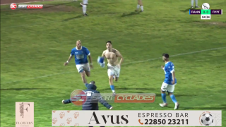 Πανναξιακός: Τα 'σπασε με την κερκίδα μετά το γκολ του ο Μανωλάς