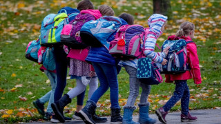 «Μαθήματα πολέμου» στα γερμανικά σχολεία - Εντολή στους δασκάλους να προετοιμάσουν τα παιδιά