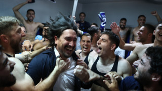 Κηφισιά: Τρελό γλέντι στα αποδυτήρια και αποθέωση Πρίτσα-«Είναι τρελός ο πρόεδρος!»