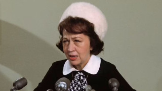 Η γυναίκα που προέβλεψε την 9/11 και τη δολοφονία Κένεντι προειδοποιεί...