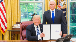 Ρωσο-ουκρανικό: Οπισθοχωρεί ο Τραμπ, ξεκινούν οι ειρηνευτικές διαπραγματεύσεις