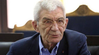 Ο Μπουτάρης για τα πασαλάκια στην Ερμού: Πρέπει να αλλάξουμε νοοτροπία