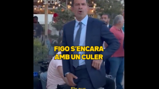 «Προδότης» και πάλι ο Φίγκο: Έδειξε τα γεννητικά του όργανα σε οπαδούς της Μπαρτσελόνα