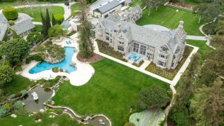 Ριζική η αλλαγή στη βίλα του Χιου Χέφνερ - Πώς την ανακαίνισε Ελληνοαμερικάνος μεγιστάνας